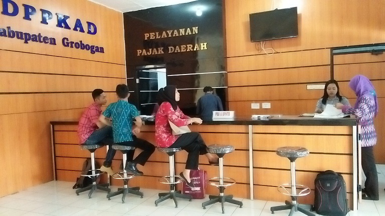 pajak layanan